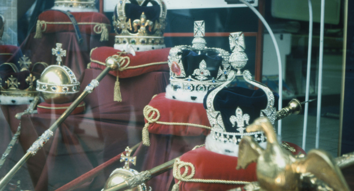 Corona, realeza, familia real. Foto: Unsplash