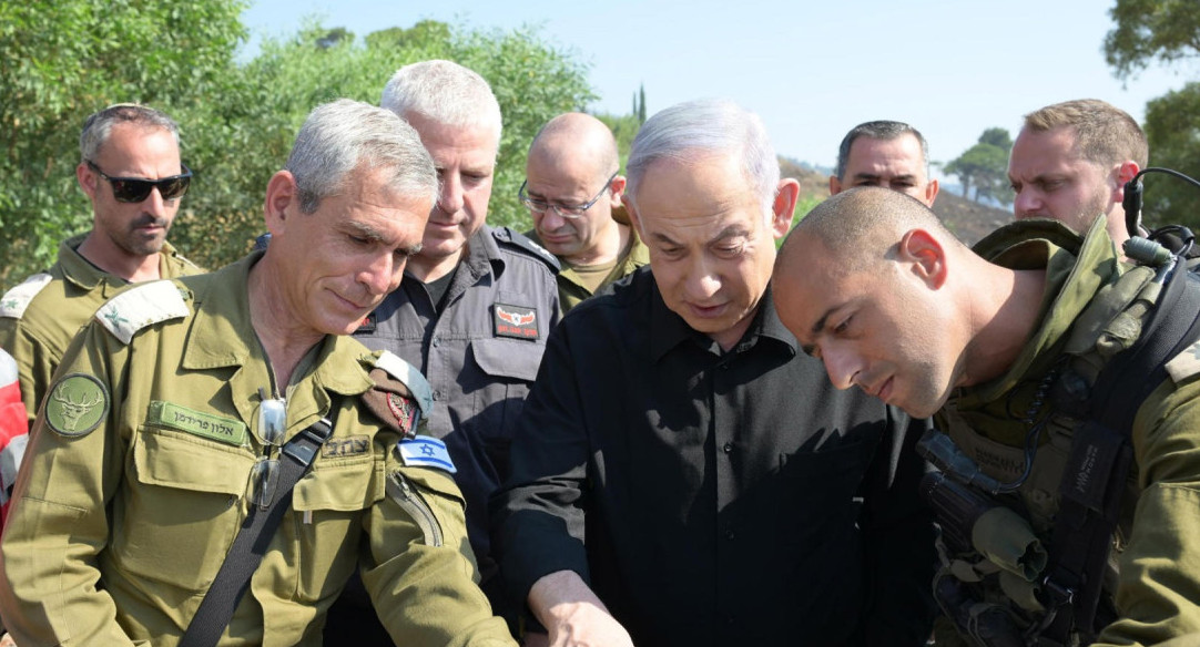 Benjamín Netanyahu visitó la zona afectada por los incendios en Israel tras ataque de Hezbollah. Foto: EFE.