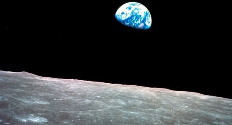 La foto de la Luna que tomó Will Anders. Foto: NASA.