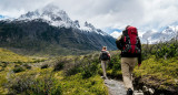 Trekking, senderimo, turismo, montaña. Foto Unsplash.