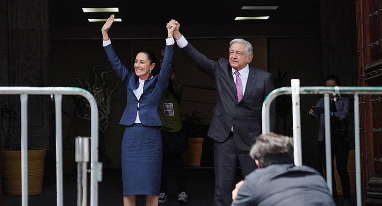 Claudia Sheinbaum y Andrés Manuel López Obrador. Foto: EFE