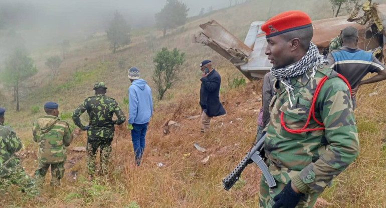 Mueren el vicepresidente de Malaui y otras nueve personas en un accidente de avión. Foto: X / @zimlive.