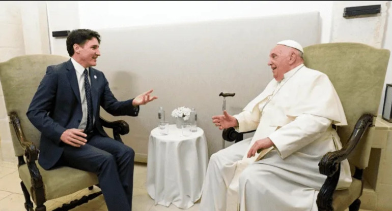 Justin Trudeau  en su encuentro con el Papa Francisco. Fuente: EFE