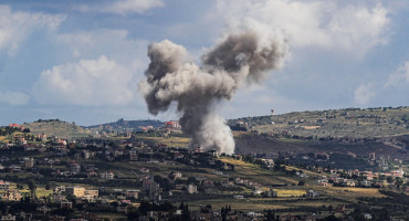 Bombardeo en la frontera entre El Líbano e Israel. Foto: Reuters.