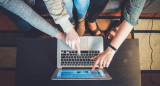 Búsqueda en Internet, computadora. Foto: Unsplash