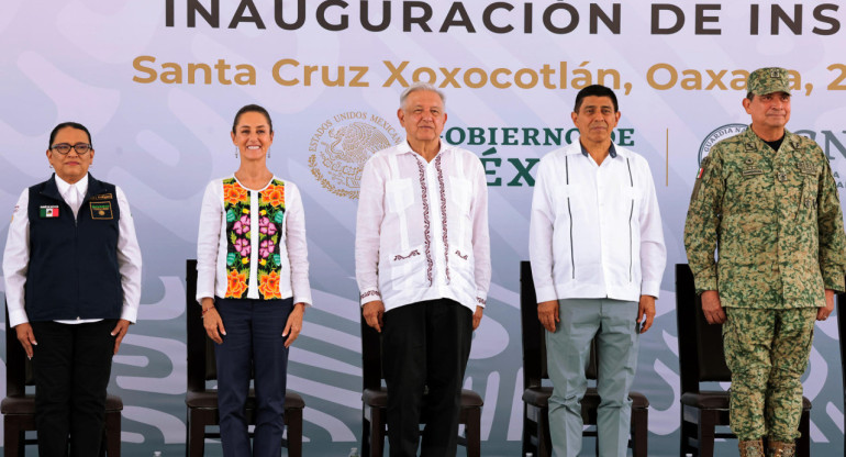 López Obrador y Sheinbaum inauguraron un cuartel de la Guardia Nacional (GN). Foto: EFE