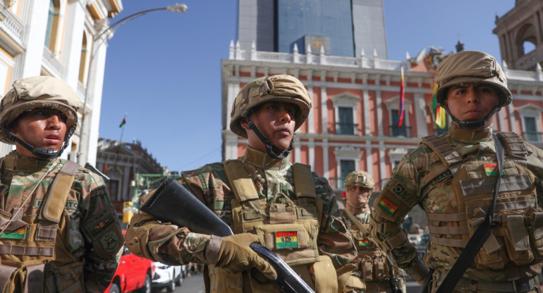 Movilización de militares en Bolivia. Foto: EFE