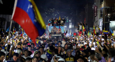 Multitudinaria marcha de la oposición en Venezuela. Foto: EFE.