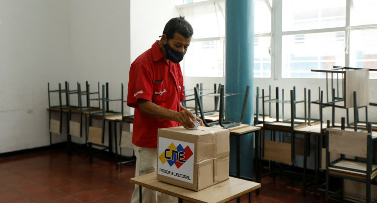 Simulación electoral en Venezuela. Foto: Reuters.