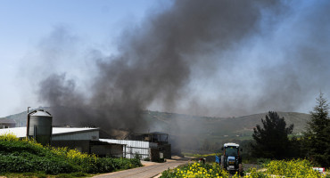 Incendio causado por un cohete enviado desde el Líbano. Foto: Reuters.