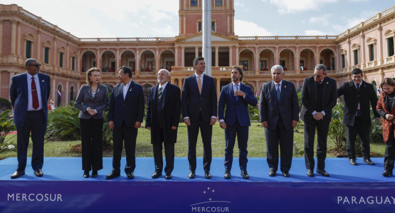 Presidentes en la cumbre del Mercosur en Asunción, Paraguay. Foto: EFE.