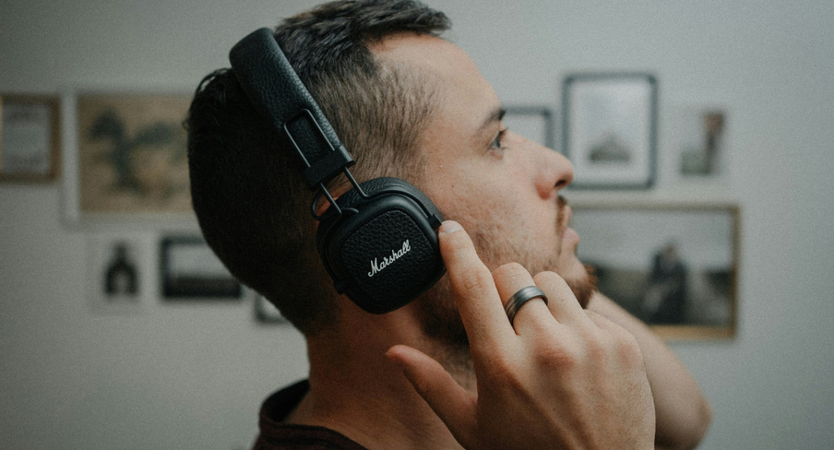 Auriculares, música. Foto Unsplash.