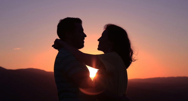 Pareja, amor, vínculo, relación. Foto Unsplash.