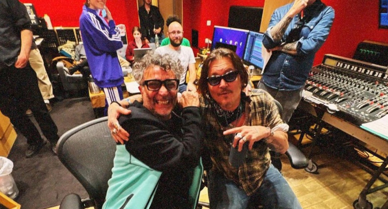 Fito Páez con Johnny Depp en el estudio de Abbey Road. Foto: Instagram @fitopaezmusica.