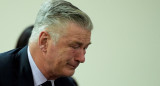 El llanto de Alec Baldwin tras el fallo. Foto: Reuters