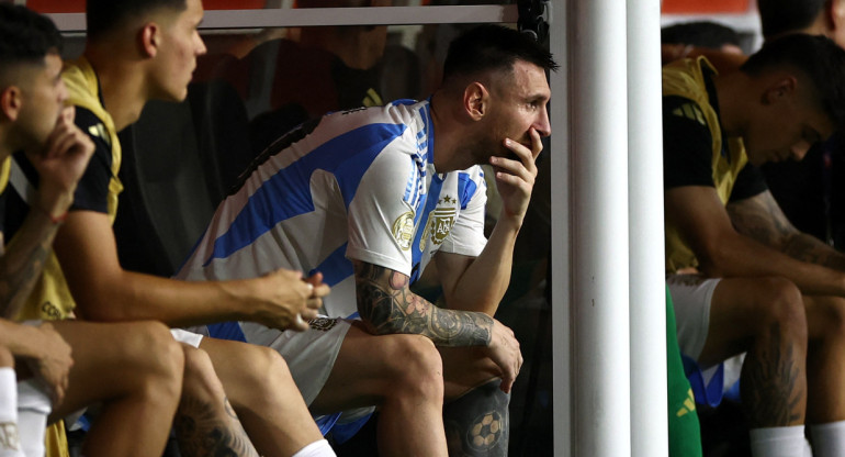 Lionel Messi fue reemplazado en la final de la Copa Argentina. Foto: Reuters
