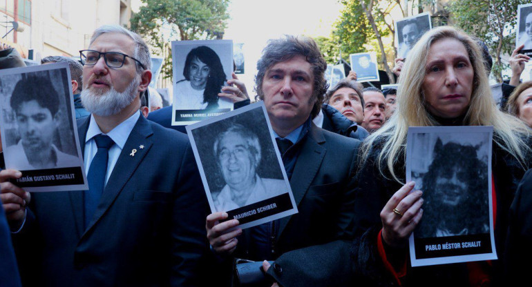 El Presidente Javier Milei participó en el acto por el 30° aniversario del atentado a la AMIA. Foto: Presidencia.