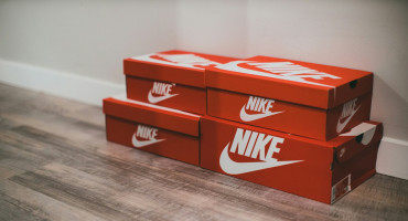 Cajas de zapatillas; Nike. Foto: Unsplash.