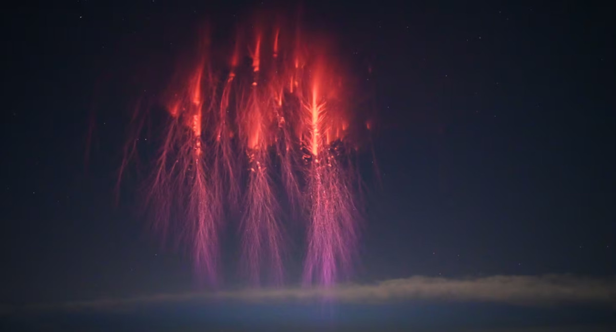 Los llamados "duendes rojos". Foto: NASA.