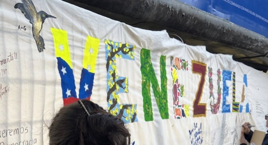 Mural en la Embajada Venezolana en Argentina. Foto: Gabriel Bastidas