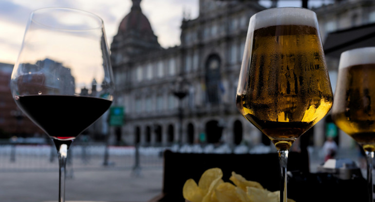 Consumo de vino y cerveza. Foto: Unsplash.