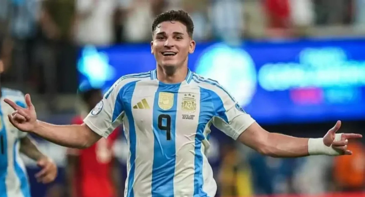 Julián Álvarez en la Selección argentina. Foto: NA.