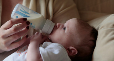 Maternidad, lactancia, bebé, salud. Foto: Unsplash