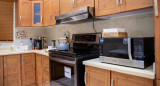 Cocina; electrodomésticos; microondas. Foto: Unsplash.