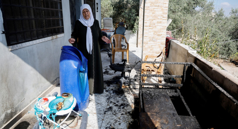 Consecuencias tras ataques de colonos judíos en Jit, aldea palestina de Cisjordania. Foto: Reuters.