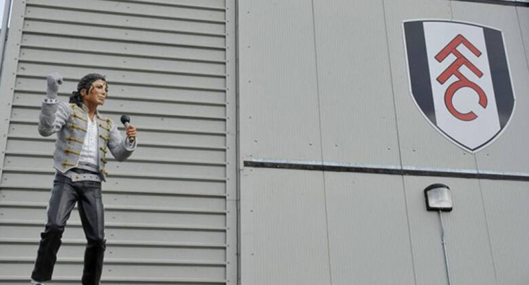 La estatua de Michael Jackson en el estadio del Fulham. Foto: Reuters