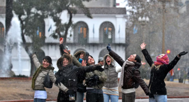 Nieve en Buenos Aires. Foto: EFE