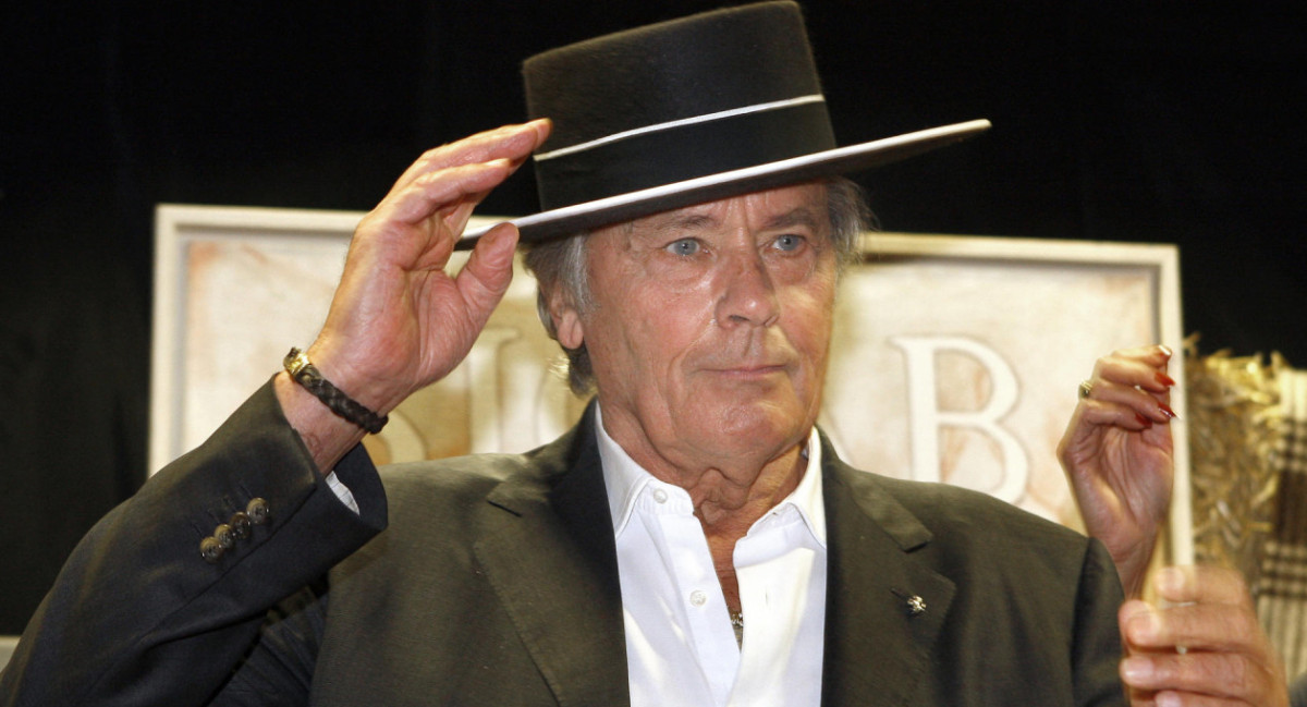 Fotografía de archivo, tomada el 26/11/2011 en Sevilla, del actor Alain Delon. EFE