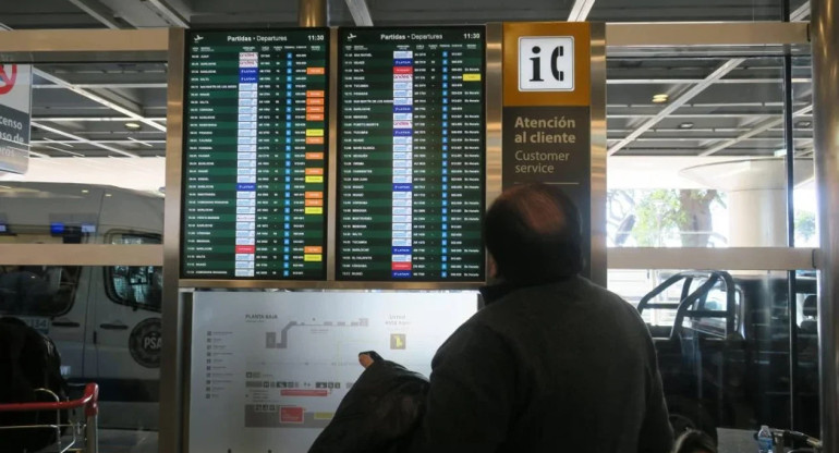 Demoras y cancelaciones de vuelos en Aeroparque. Foto: NA.