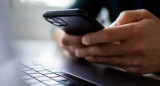 Celular, estafas, ciberseguridad. Fuente: Pexels.