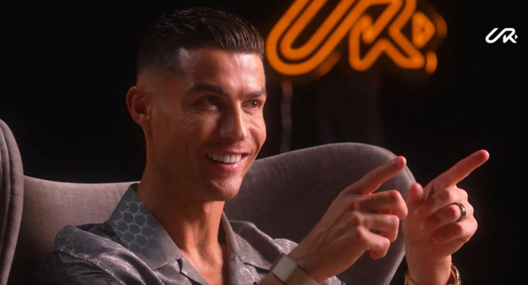 Cristiano Ronaldo en su canal de YouTube. Foto: Captura de video.