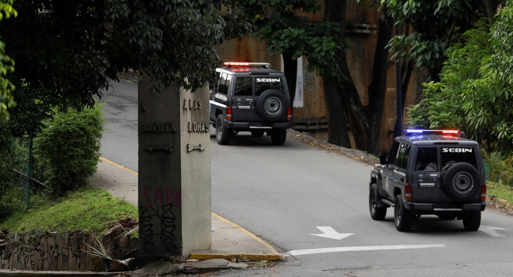 Asedio a la Embajada Argentina en Venezuela. Foto: Reuters