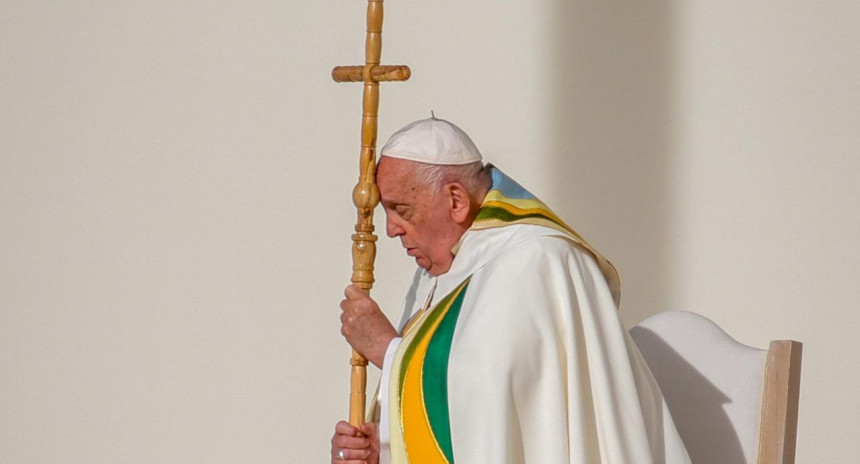 El Papa Francisco asiste a la santa misa y beatificación de Ana de Jesús en el estadio Heysel de Bruselas, Bélgica, el 29 de septiembre de 2024. EFE