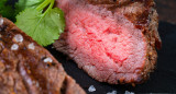Salar el asado. Foto: Unsplash.