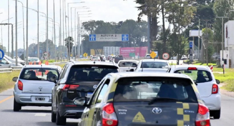 Tránsito cargado en la ruta 2. Foto: gentileza La Capital