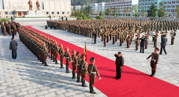 Kim Jong-un y el ejército de Corea del Norte. Foto: Reuters.