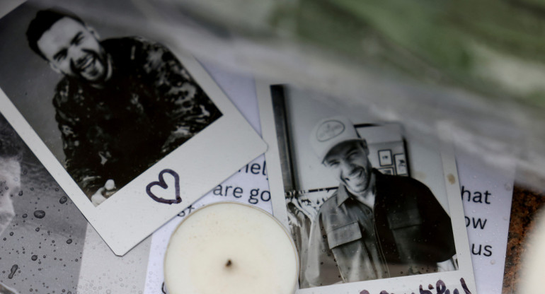 Fans de One Direction homenajean a Liam Payne en el londinense Hyde Park. Foto: Reuters.