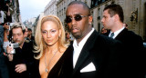 Jennifer Lopez y Diddy Combs en el 2002, en la Semana de la Moda de París. Foto: Reuters.