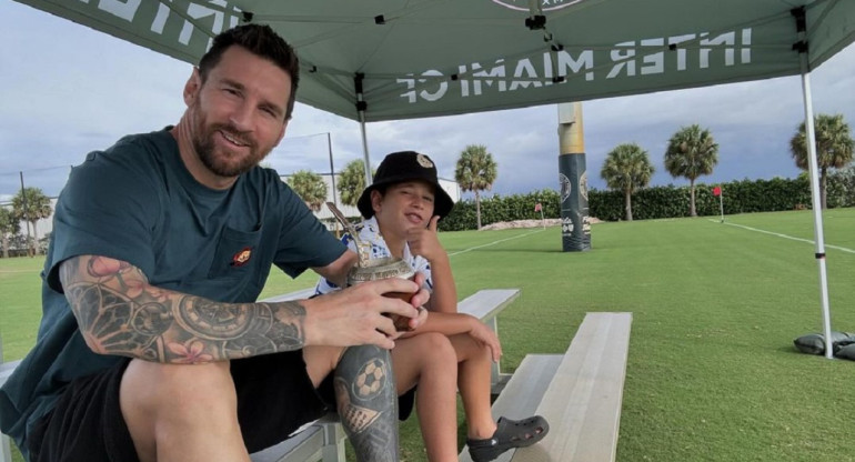 Lionel y Mateo Messi. Foto: Instagram @antonelaroccuzzo