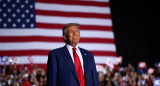 Un Donald Trump feliz en un acto político; elecciones en Estados Unidos. Foto: Reuters