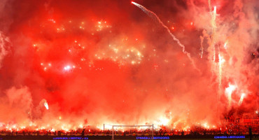 Pirotecnia en el River - Atlético Mineiro por la Copa Libertadores. Foto: REUTERS.