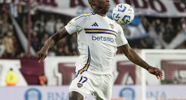 Luis Advíncula; Boca vs Lanús. Foto: X @BocaJrsOficial