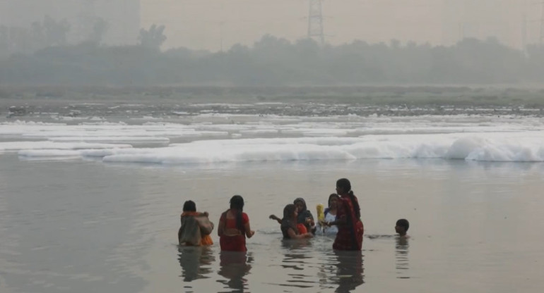 La contaminación en el río Yamuna. Foto: EFE.