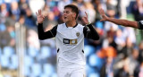 Enzo Barrenechea con la camiseta de Valencia. Foto: NA.