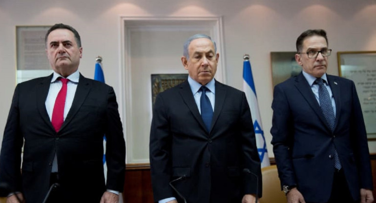 Israel Katz, Benjamín Netanyahu y Tzachi Braverman. Foto: Reuters.