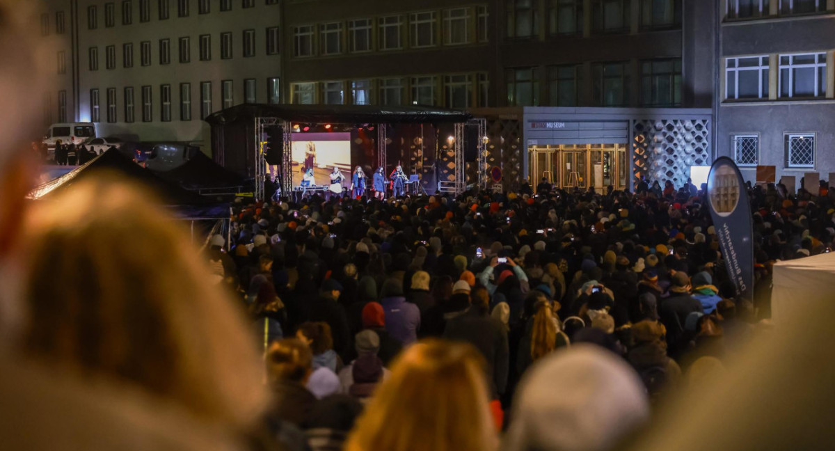 Más de 500.000 personas participan en fiestas por 35 años de la caída del muro de Berlín. Foto EFE